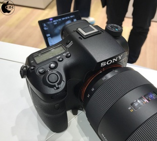SONY α99 II