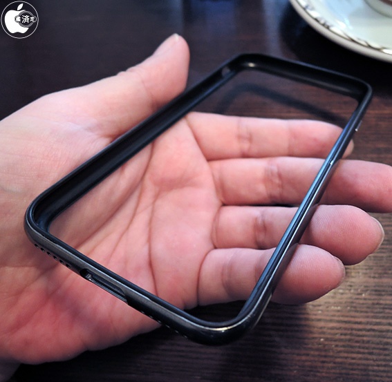 エラストマー素材を採用した パワーサポート製スタイリッシュバンパー Arc Bumper For Iphone7 を試す アクセサリ Mac Otakara