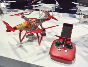 DJI PHANTOM 4中国・春節エディション