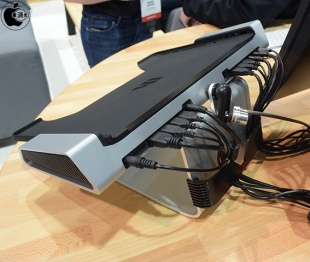 Horizontal Dock for the MacBook Pro (2016)