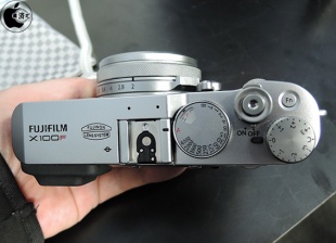 FUJIFILM X100F