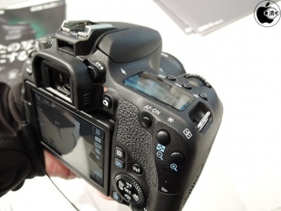 EOS 9000D
