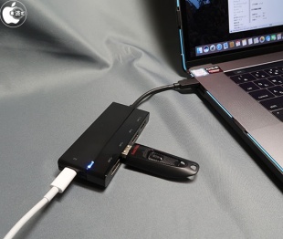 USB-C 5Gbps to USB3.0 4-Port Hub with PD Charging HUC1050