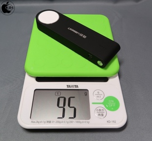 Ugreen Wireless Power Bank Charger with USB Charging for Apple Watch