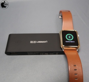 Ugreen Wireless Power Bank Charger with USB Charging for Apple Watch