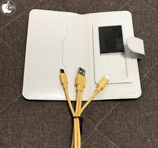 〈シップス デイズ〉スマホケース&充電ケーブル