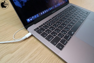 MacBook Pro (13-inch, 2017, Four Thunderbolt 3 Ports)