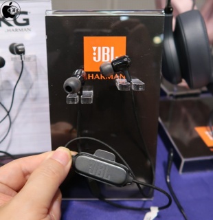 JBL E25BT