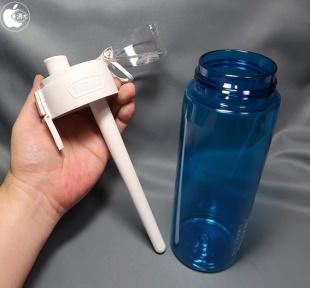 Thermos Connected Hydration Bottle with Smart Lid