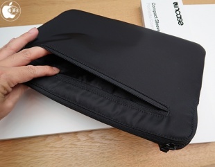 Incase Nylon Compact Sleeve