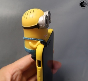ミニオンのフィギュア付きiPhone用シリコンケース
