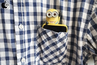 ミニオンのフィギュア付きiPhone用シリコンケース