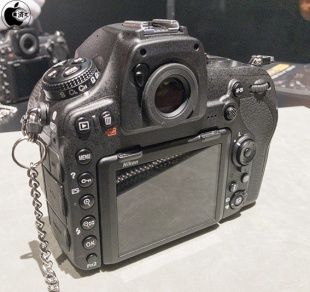 D850