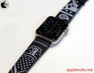Apple Watch Hermès ステンレススチールケースとヴォー・ガラ（マリン）シンプルトゥールエプロン・ドールレザーストラップ 