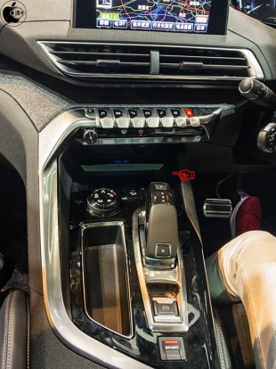 PEUGEOT NEW SUV 3008