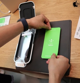 Belkin ScreenCare+装着システム
