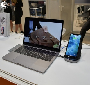 HyperDrive USB-C Hub + 7.5W Qi Wireless Charger iPhone Stand