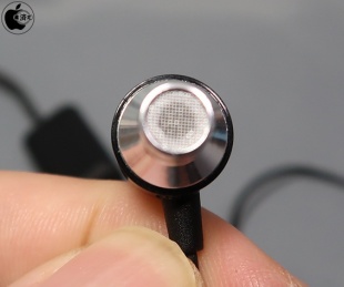 cheero Earphones with charging dock