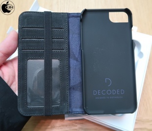 Decoded Leather Wallet Case for iPhone 8