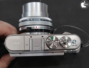 OLYMPUS PEN E-PL9