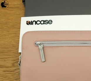 Incase Compact Sleeve in Flight Nylon for MacBook