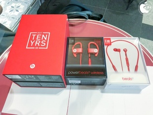 Beats by Dr Dre - beats X  10周年限定カラー Beats登場10周年、“赤”がアクセントの「The Beats Decade