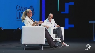 Angela Ahrendts氏/Tor Myhren氏