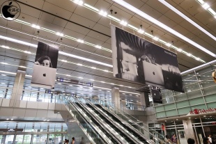 Macの向こうから