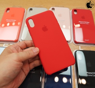 iPhone XSシリコーンケース