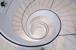 Apple 渋谷の螺旋階段