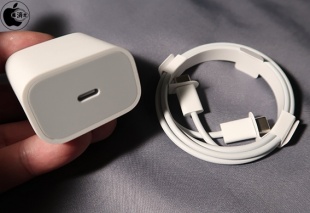 Apple 18W USB-C電源アダプタ