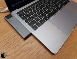 MacBook Pro (13-inch, 2018, Four Thunderbolt 3 Ports)：ALMIGHTY DOCK TB3