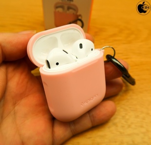 Spigen AirPods ケース