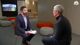 CNBC：Watch CNBC's full interview with Apple CEO Tim Cook
