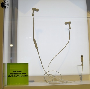 ROCKSTAR Lightning端子イヤフォン