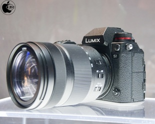Lumix S1