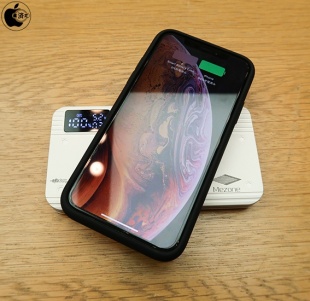 iPhone XS Smart Battery Case