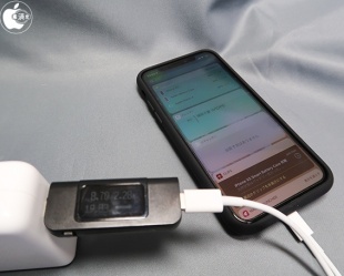 iPhone XS + iPhone XS Smart Battery Case