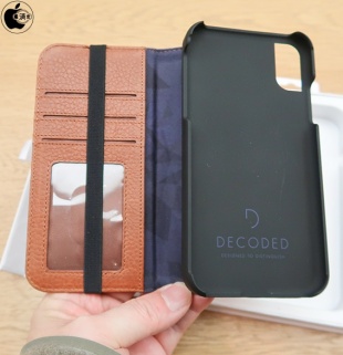 Decoded Leather Wallet Case for iPhone XR