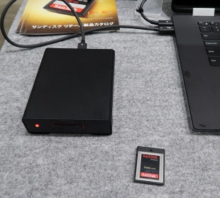Thunderbolt 3接続CFexpress 2.0 Type Bカード用リーダー/ライター