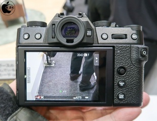 FUJIFILM X-T30
