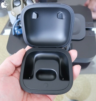 Powerbeats Pro 充電ケース