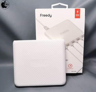 Freedy 90W マルチポートチャージャー