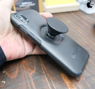 Otter + Pop Symmetry シリーズケース for iPhone