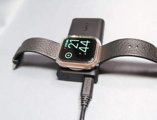 BOOST↑CHARGE Apple Watch用モバイルバッテリー