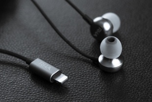 MA650i with Lightning