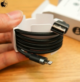 mophie USB-A Cable with Lightning Connector（2m）