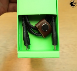 Belkin BOOST↑CHARGE USB-C to USB-C Cable + Strap