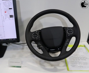 タッチセンサーステアリング