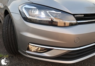 コーナリングライト点灯時にフォグランプも点灯